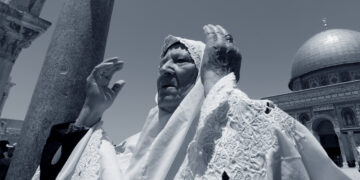 لب پہ آتی ہے دعا بن کے تمنا میری