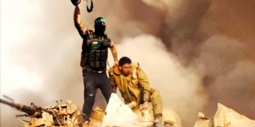 قافلۂ حجاز میں ایک حسینؓ بھی نہیں!