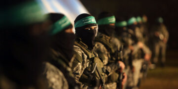 یہ بازی عشق کی بازی ہے!