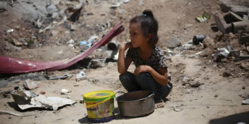 مری ہچکیاں کسی دیس سے کسی مردِ حُر کو نہ لا سکیں!