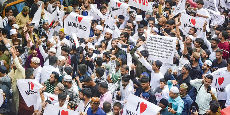 ہم پر ہماری مائیں روئیں اگر ہم آپ کا دفاع نہ کریں!