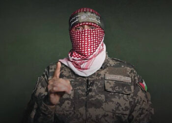 من ور‌آء الملثم!