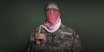 من ور‌آء الملثم!